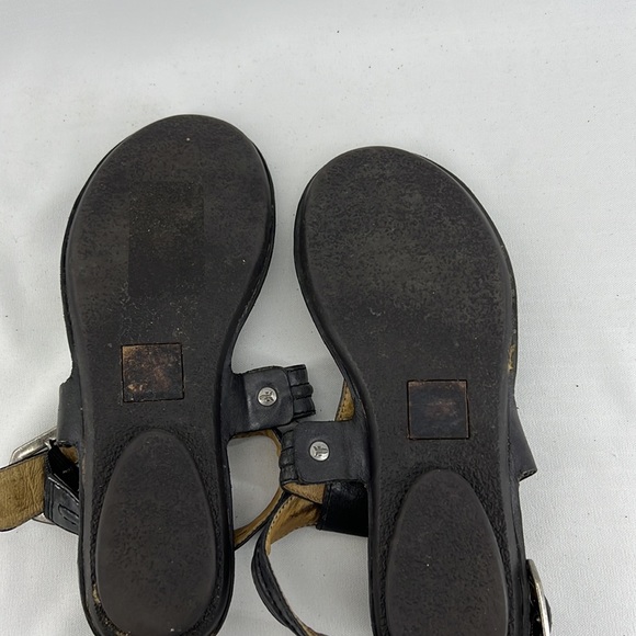 Frye  Alessia Trapunto Leather Thong Sandals - Picture 6 of 6